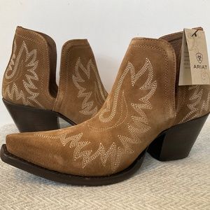 Ariat Women’s Dixon Boot - Dijon Suede (11)